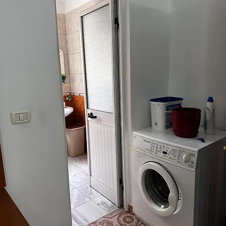 Elezi Centre 3 *